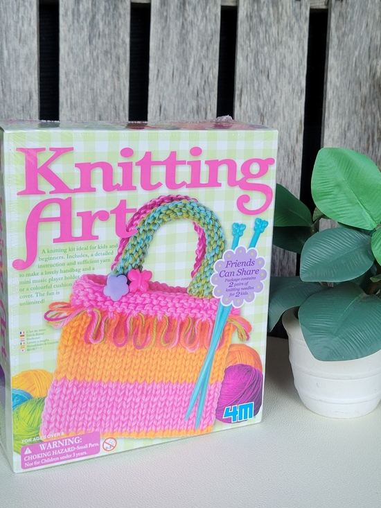 Other - Knitting Arts Kit Easy To Do